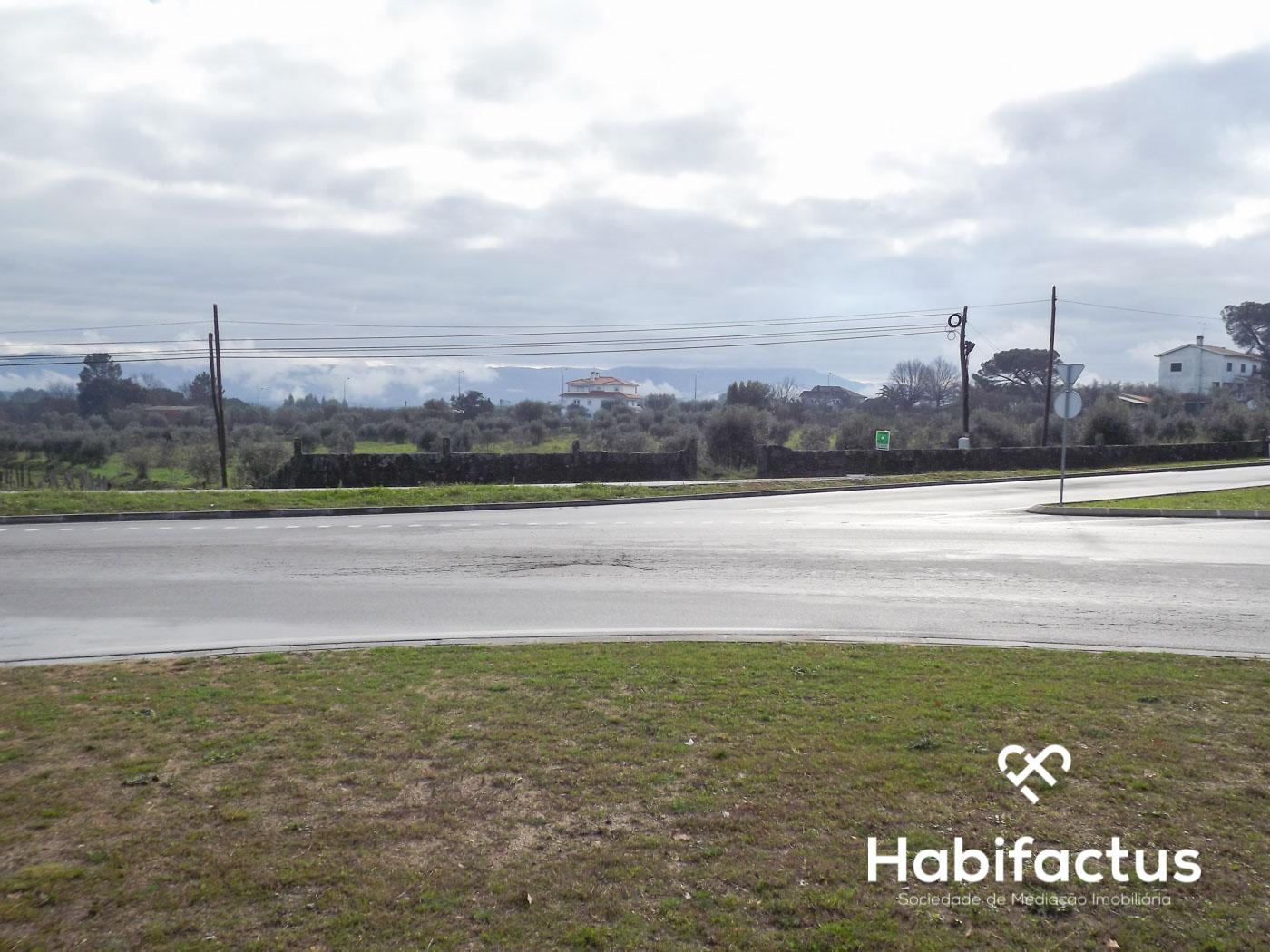 Terreno para construção em Nelas