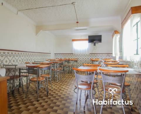 Restaurante Equipado com Esplanada à Venda em Mangualde
