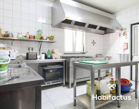 Restaurante Equipado com Esplanada à Venda em Mangualde