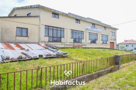Pavilhão Industrial e armazém para venda em Fiais da Telha - Carregal do Sal - Viseu