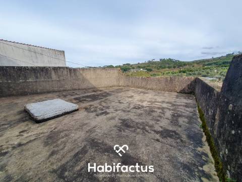 Moradia Geminada em pedra para venda em Carvalhal da Loiça - Seia