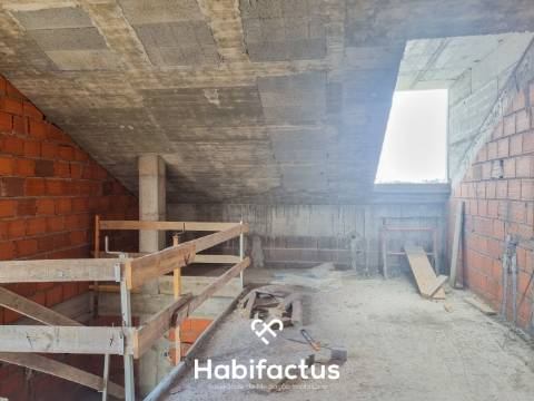 Apartamento T2 Duplex com terraço em Viseu