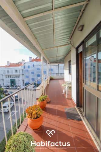 Apartamento T3 com terraço no centro de Viseu
