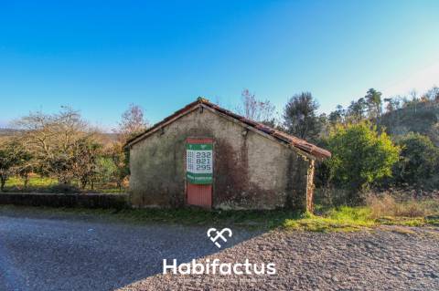 Terreno amplo e versátil em Santiago de Besteiros