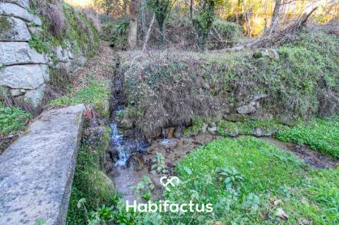 Terreno amplo e versátil em Santiago de Besteiros