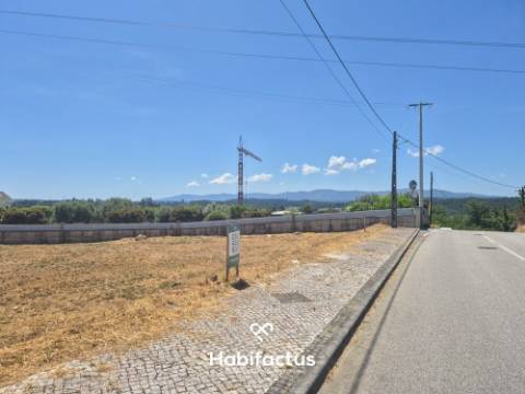 Terreno para venda em Viseu.