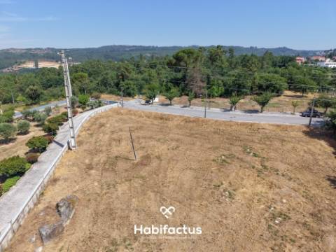 Terreno para venda em Viseu.