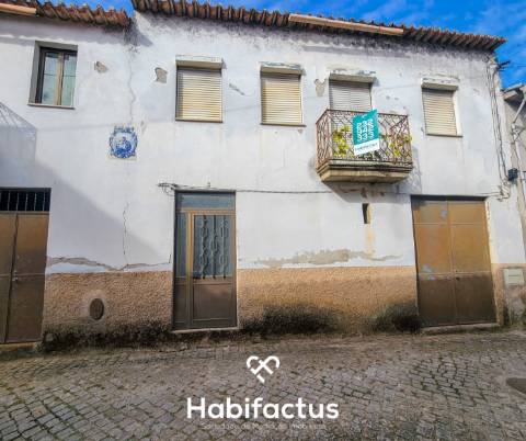 Moradia de Pedra T4 em Parada