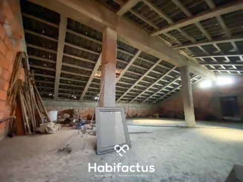Moradia para venda com Dois Andares Independentes no Centro de Mangualde – Viseu - Ideal para Invest
