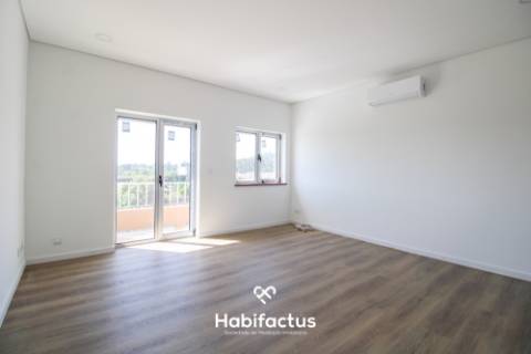 Apartamento T2 remodelado para venda em Viseu