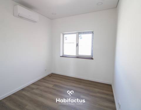 Apartamento T2 remodelado para venda em Viseu