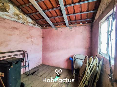 Moradia T3 para reconstrução com logradouro à 5 minutos da cidade de Mangualde  - Viseu