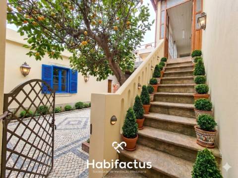 Moradia Isolada T6 para Reconstrução, com Jardim interior privado e Terraço, á Venda em Vilar Seco,