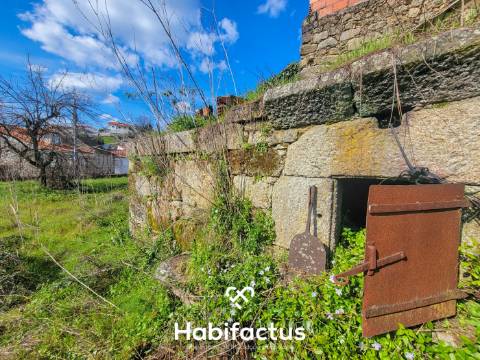 Moradia Isolada T3 Senhorial - Para Reconstrução á venda em Beijós - Carregal do Sal