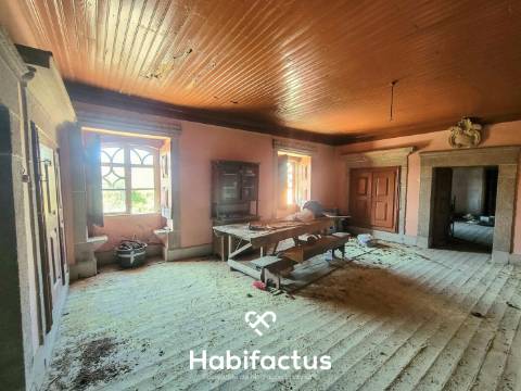 Moradia Isolada T3 Senhorial - Para Reconstrução á venda em Beijós - Carregal do Sal