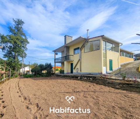 Moradia Isolada T3+2 inserida num Terreno Produtivo de 5.579 m2, á venda em Mangualde - Viseu