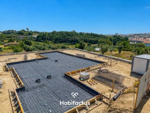 Moradia Bi-familiar T3+1 à venda em Orgens