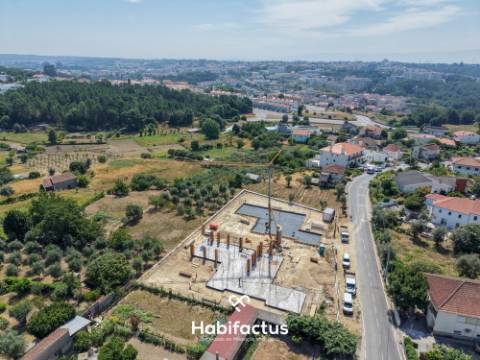 Moradia Bi-familiar T3+1 à venda em Orgens