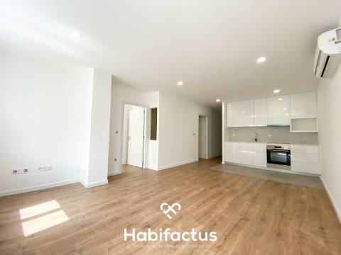 Apartamento T1+1 à Venda no Centro de Nelas – Zona das 4 Esquinas | Totalmente Remodelado - Viseu
