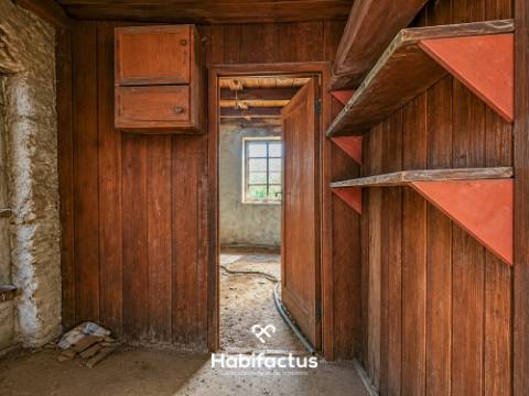 Moradia T2 de Pedra à venda para Restaurar em Cabanas do Viriato -  Carregal do Sal - Viseu.