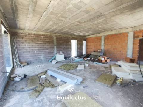 Moradia Isolada T3 com 1800 m² de Terreno em Viseu