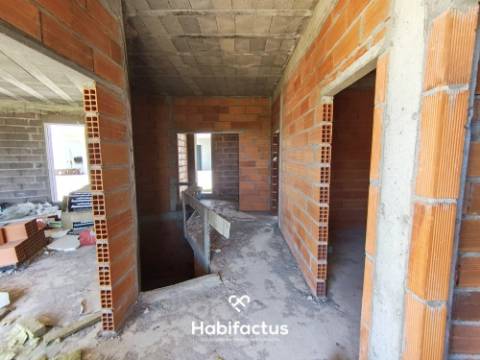 Moradia Isolada T3 com 1800 m² de Terreno em Viseu
