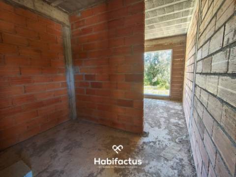 Moradia Isolada T3 com 1800 m² de Terreno em Viseu