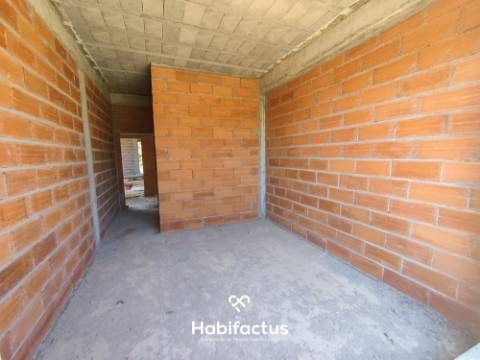 Moradia Isolada T3 com 1800 m² de Terreno em Viseu