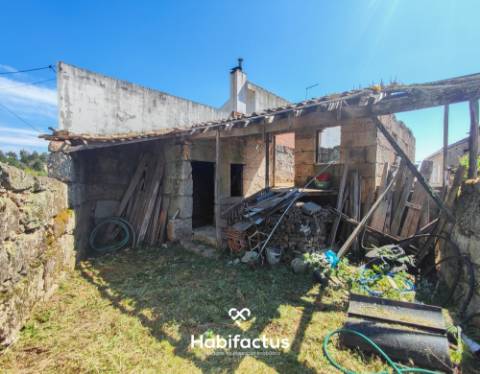 Oportunidade Única: Ruína em Pedra T3 com Anexo – Casal de Travancina