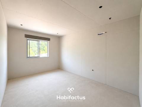Apartamento T3 totalmente remodelado a apenas 12 minutos do centro de Viseu