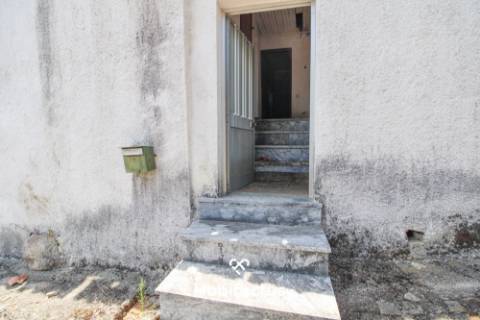 Moradia  T2 para reconstrução em Viseu