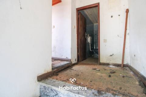Moradia  T2 para reconstrução em Viseu