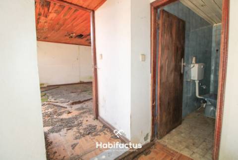 Moradia  T2 para reconstrução em Viseu