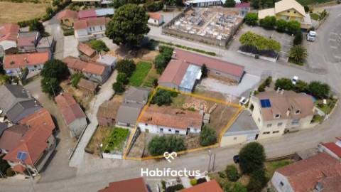 Moradia  T2 para reconstrução em Viseu