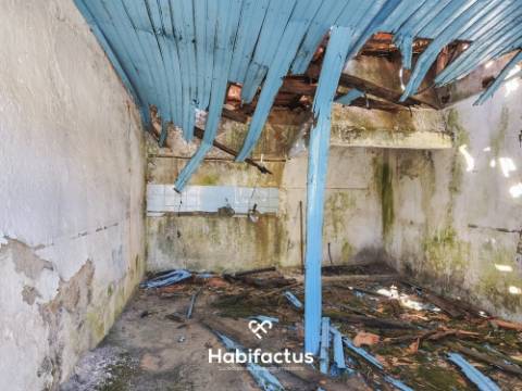 Moradia  T2 para reconstrução em Viseu
