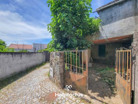 Moradia Isolada T3 à venda com Logradouro e Vista Privilegiada á venda em Vilar de Ordem - Povolide