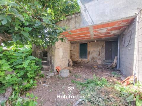 Moradia Isolada T3 à venda com Logradouro e Vista Privilegiada á venda em Vilar de Ordem - Povolide