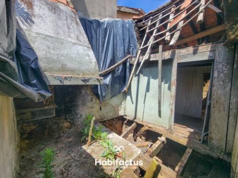 Moradia Isolada T3 à venda com Logradouro e Vista Privilegiada á venda em Vilar de Ordem - Povolide