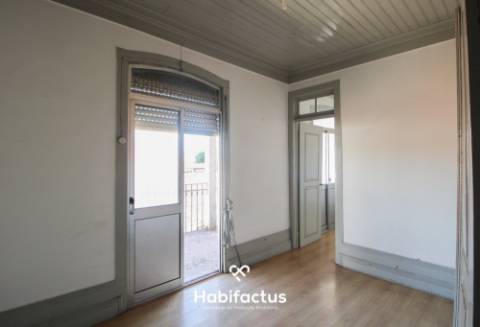 Apartamento T4 na zona histórica - Viseu