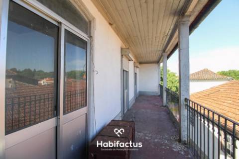 Apartamento T4 na zona histórica - Viseu