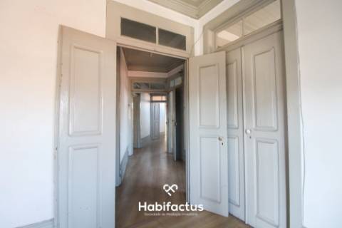 Apartamento T4 na zona histórica - Viseu