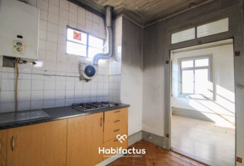 Apartamento T4 na zona histórica - Viseu