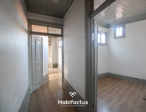 Apartamento T4 na zona histórica - Viseu