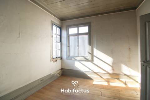 Apartamento T4 na zona histórica - Viseu