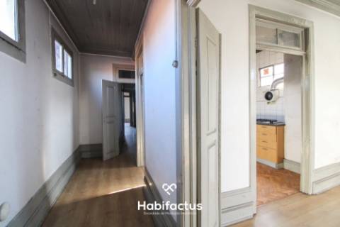 Apartamento T4 na zona histórica - Viseu