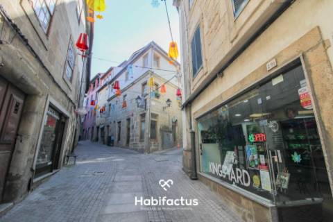 Apartamento T4 na zona histórica - Viseu