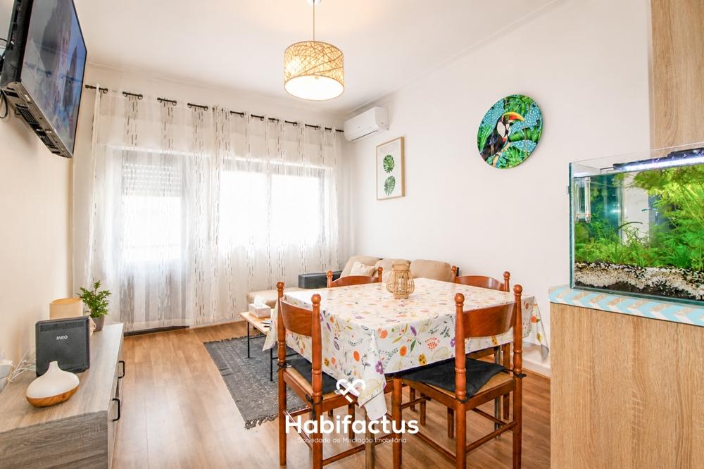 Apartamento T3 com excelente exposição solar - Repeses