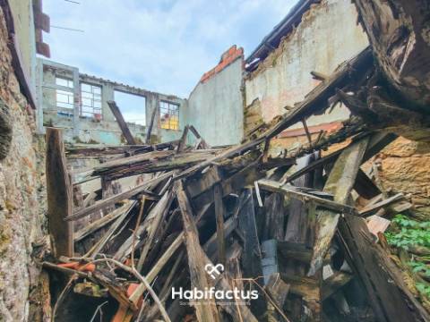 Moradia T3 à venda para reconstrução em Pedreles - Mangualde - Viseu