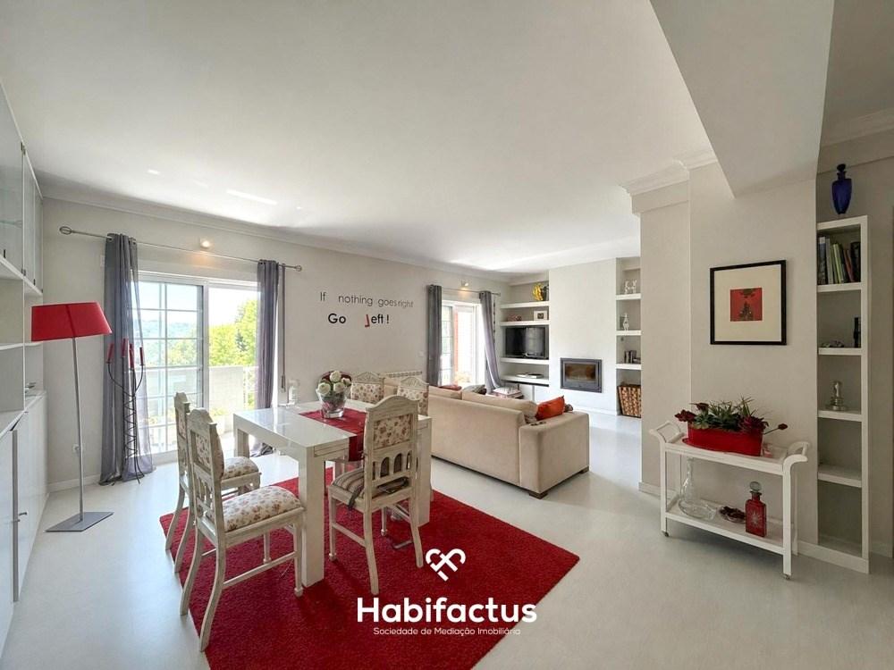 Apartamento Duplex 4 Quartos com Excelentes Áreas e Luz Natural