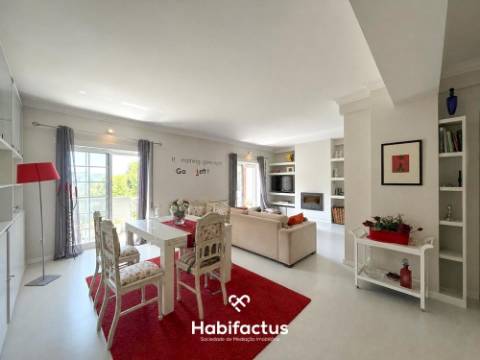 Apartamento Duplex 4 Quartos com Excelentes Áreas e Luz Natural